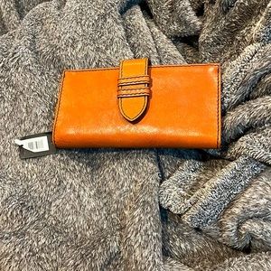 Banana Republic slim full size wallet in rich cognac leather. NWTS! Authentic